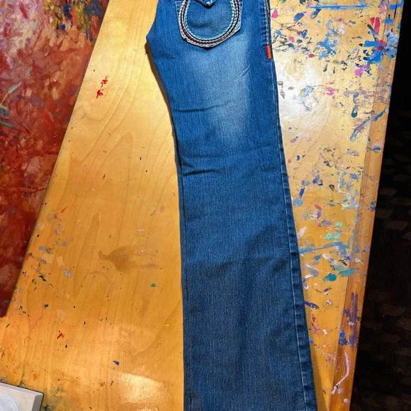 True Religion Billy Big T Jeans with Signature Stitching & Classic Denim Wash - Picture 8 of 10